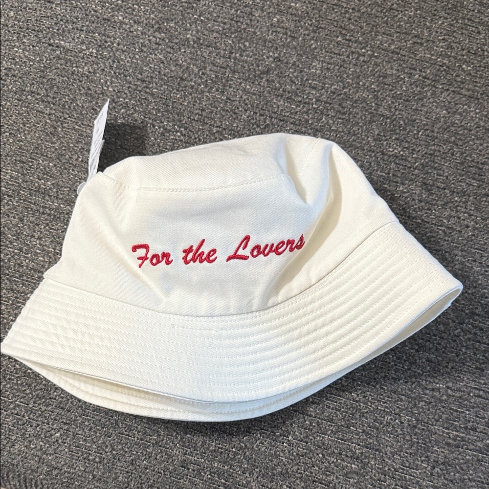 Everlast White Bucket Hat with Red Embroidery